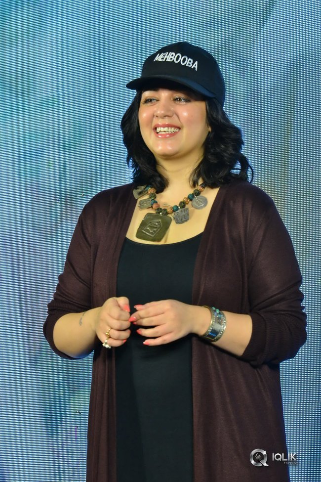 Charmy-Kaur-at-Mehbooba-Movie-Pressmeet